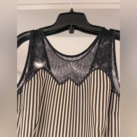 Guess pinstripe and lace dress - Picture 4 of 5